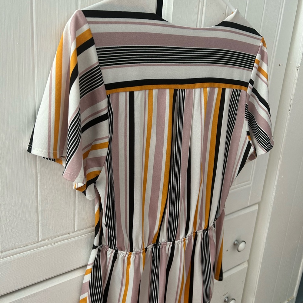 NWOT FAITH AND JOY by Monteau Multicolor Striped V-Neck Top w/Capped Sleeves - Picture 14 of 16